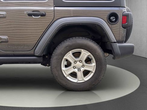 Used 2021 Jeep Wrangler Unlimited Sport image 22
