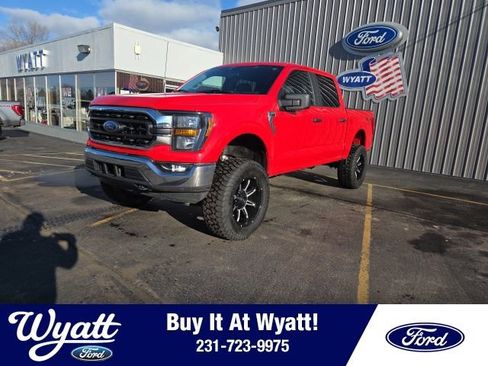 Used 2023 Ford F150 XLT image 1
