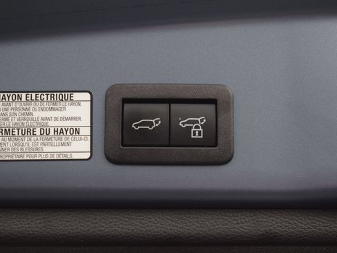 Used 2024 Toyota Corolla Cross AWD Hybrid w/ Convenience Package image 12