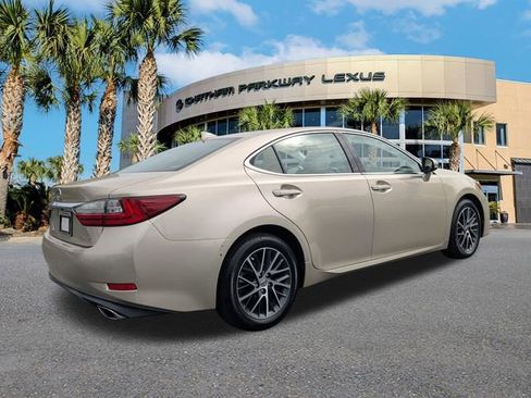 Used 2016 Lexus ES 350 w/ Luxury Package w/Wood Trim FWD image 5