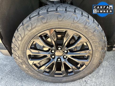 Used 2021 GMC Yukon XL Denali w/ Denali Premium Package image 11