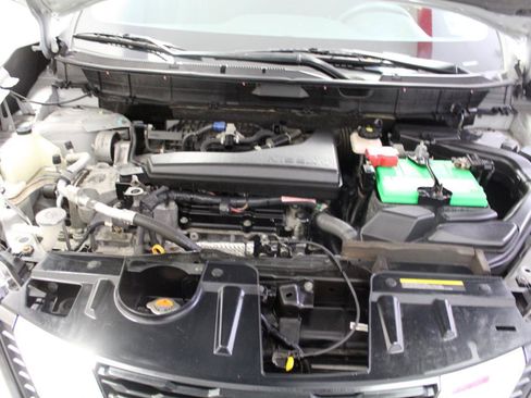 Used 2018 Nissan Rogue SV image 32