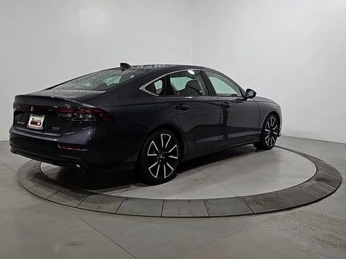 Used 2023 Honda Accord Touring image 5
