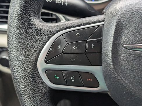 Used 2020 Chrysler Voyager Lxi image 17