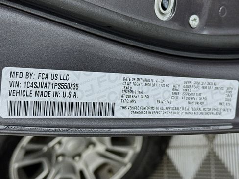 Used 2023 Jeep Wagoneer 4WD w/ HD Trailer Tow Package image 39