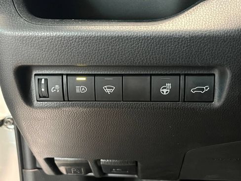 Used 2022 Toyota RAV4 XLE w/ Convenience Package AWD/4WD image 31