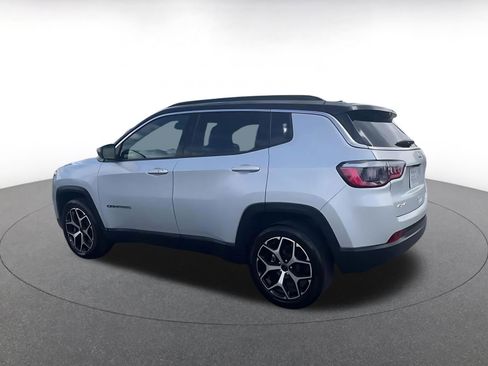 Used 2025 Jeep Compass Limited AWD/4WD image 10