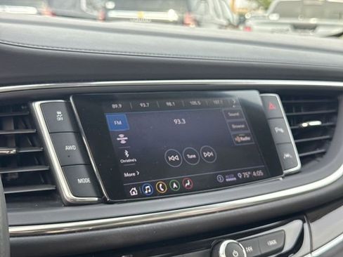 Used 2020 Buick Enclave Premium w/ Sun and Sites Package image 16