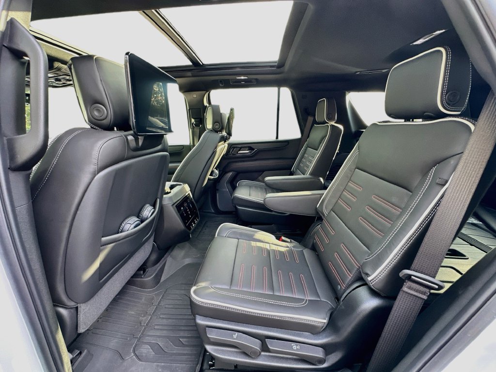 Used 2026 GMC Yukon AT4 Ultimate w/ LPO, Illumination Package AWD/4WD image 26