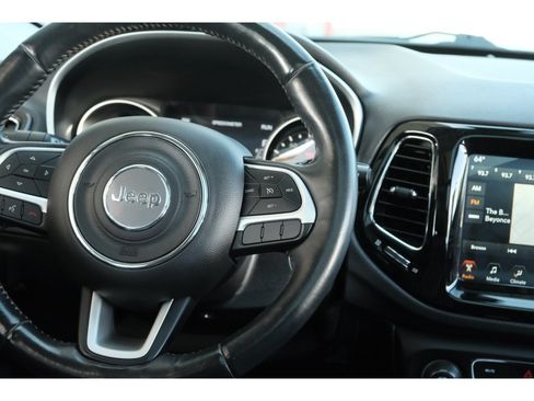 Used 2018 Jeep Compass Limited w/ Navigation Group AWD/4WD image 15