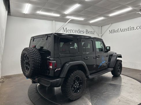 Used 2024 Jeep Wrangler Unlimited image 7