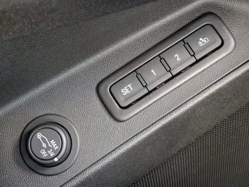 Used 2022 Chevrolet Equinox Premier image 25