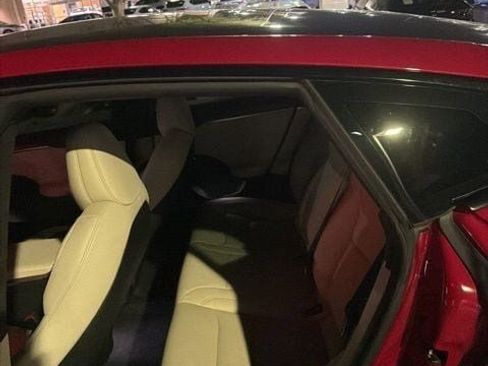 Used 2022 Tesla Model S image 4