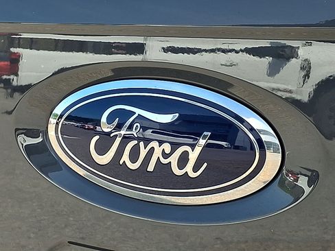 Used 2021 Ford F150 Lariat w/ Equipment Group 502A High AWD/4WD image 30
