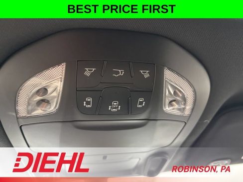 New 2026 Chrysler Pacifica Limited w/ S Appearance Package AWD/4WD image 39