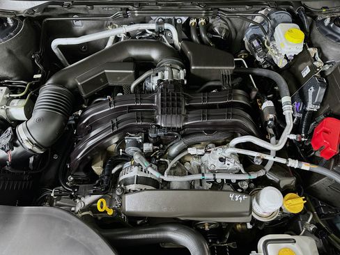 Used 2025 Subaru Outback Premium image 34