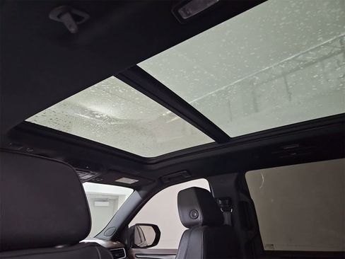 Used 2021 GMC Yukon Denali w/ Denali Premium Package image 22