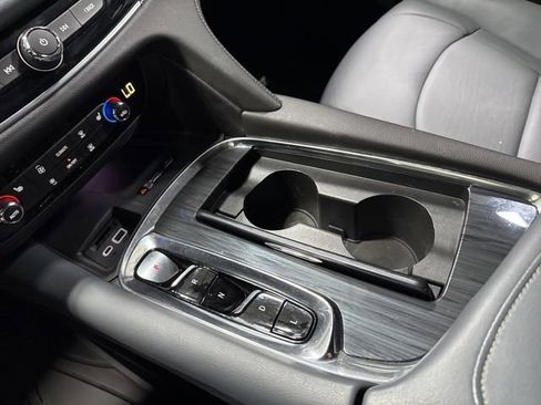 Used 2023 Buick Enclave Essence FWD image 23