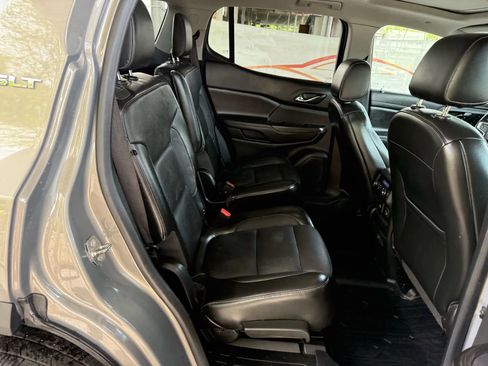 Used 2019 GMC Acadia SLT w/ LPO, Floor Liner Package image 24