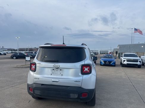 Used 2019 Jeep Renegade Latitude image 20