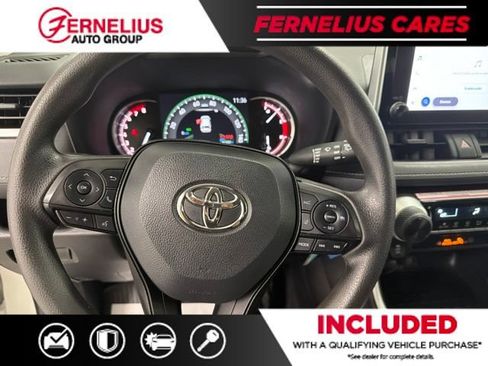 Used 2024 Toyota RAV4 LE AWD/4WD image 40