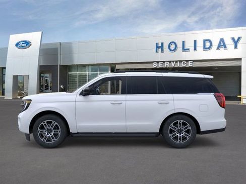 New 2026 Ford Expedition Active image 3