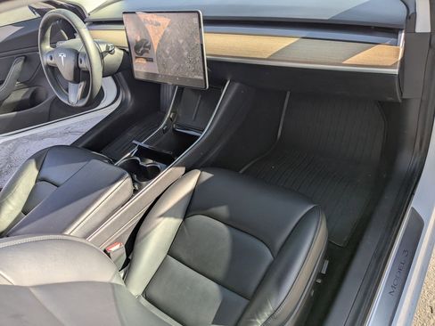 Used 2019 Tesla Model 3 Standard Range Plus image 33