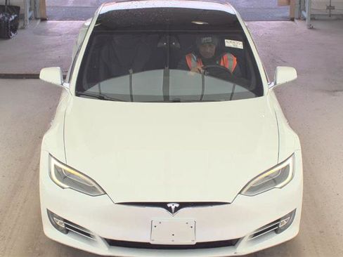 Used 2018 Tesla Model S 100D image 3