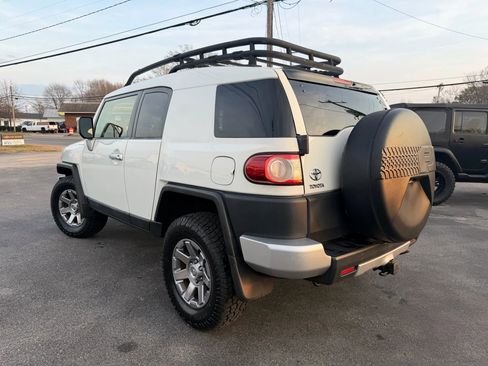 Used 2014 Toyota FJ Cruiser 4WD w/ Upgrade Package image 5