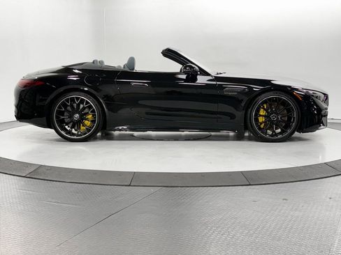 Used 2022 Mercedes-Benz SL 55 AMG 4MATIC w/ Driver Assistance Package image 38