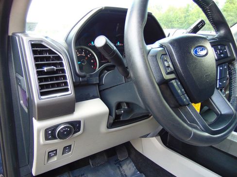 Used 2017 Ford F150 XLT w/ Equipment Group 302A Luxury AWD/4WD image 18