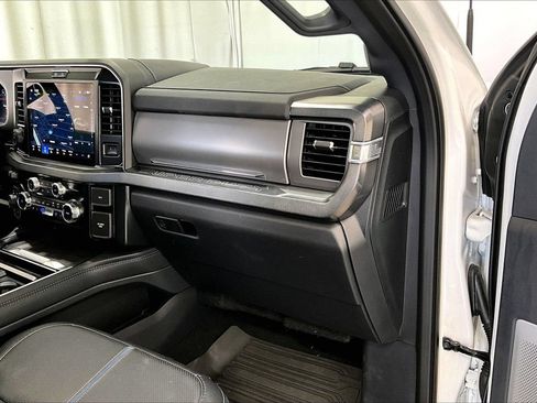 Used 2025 Ford F250 Platinum AWD/4WD image 16
