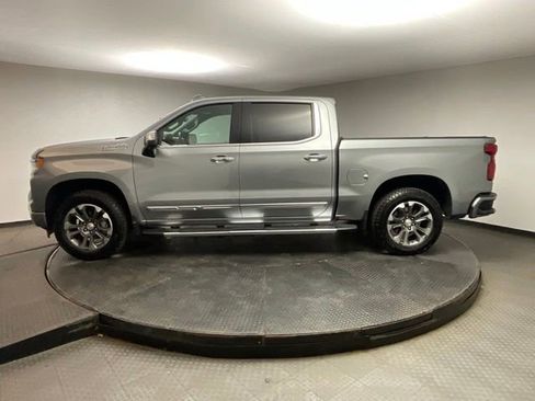 Used 2025 Chevrolet Silverado 1500 High Country w/ Technology Package AWD/4WD image 4