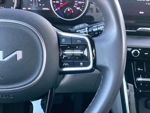 Used 2024 Kia Carnival EX image 24