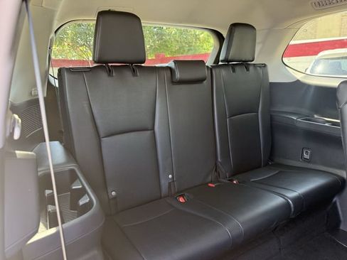 Used 2024 Toyota Grand Highlander AWD image 32