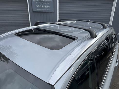 Used 2015 Toyota Highlander Limited w/ Driver Technology Package image 40