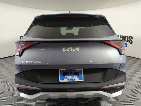 Used 2024 Kia Sportage EX FWD image 4