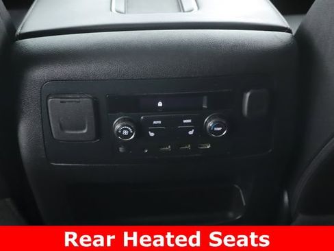 Used 2018 GMC Yukon XL SLT w/ Premium Edition AWD/4WD image 29