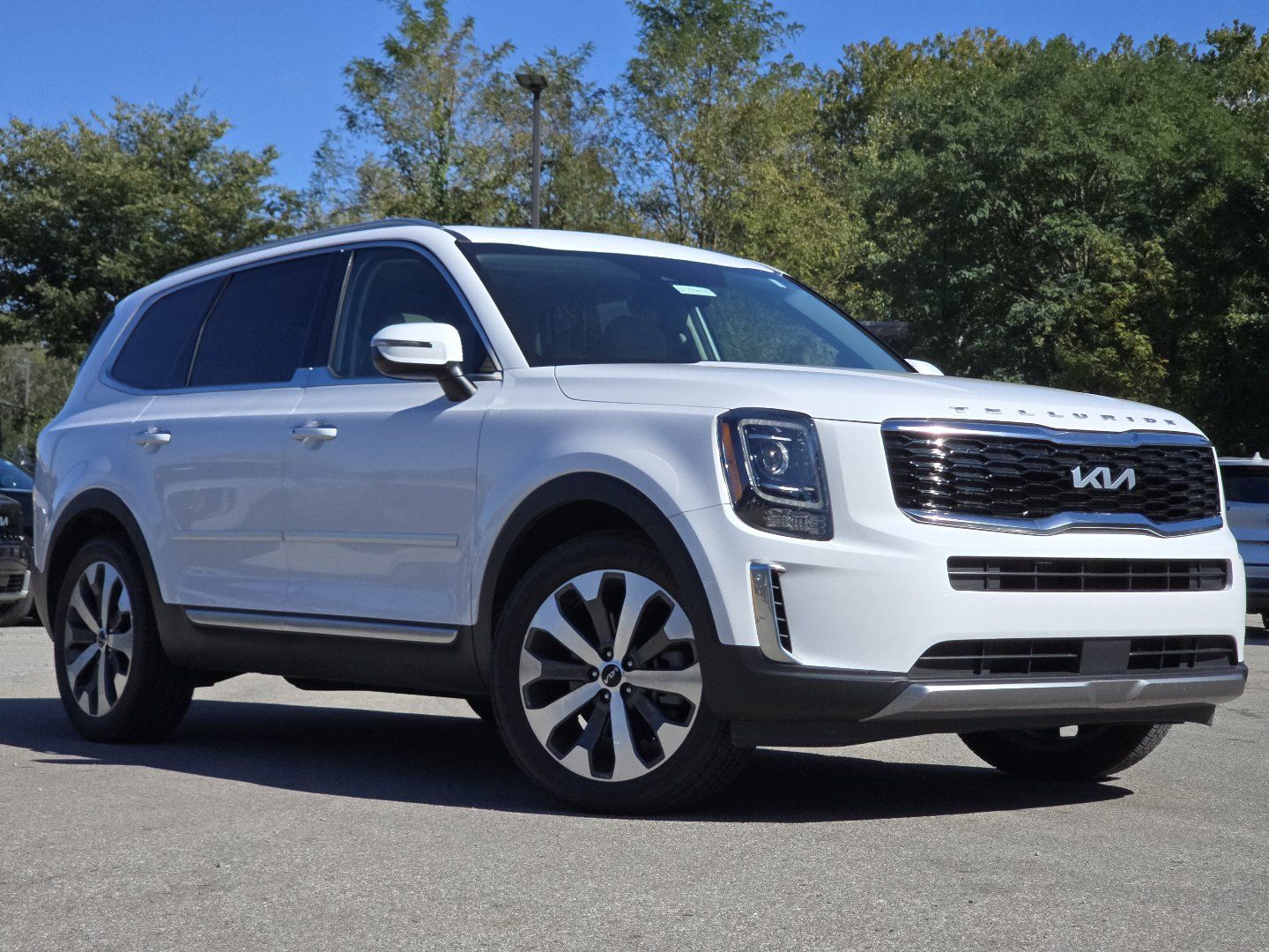 Used 2022 Kia Telluride S AWD/4WD image 2