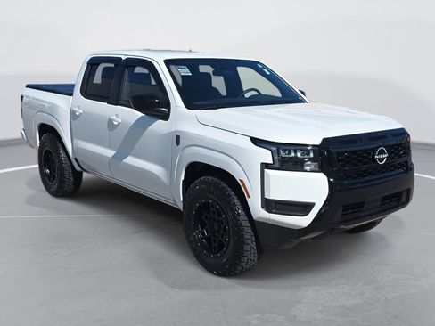 Used 2026 Nissan Frontier SV w/ Tow Package image 3