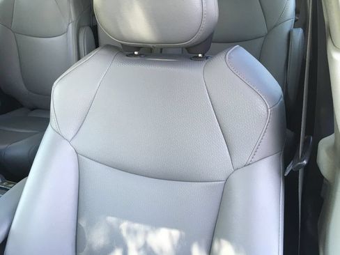 Used 2022 Toyota Sienna XLE FWD image 22