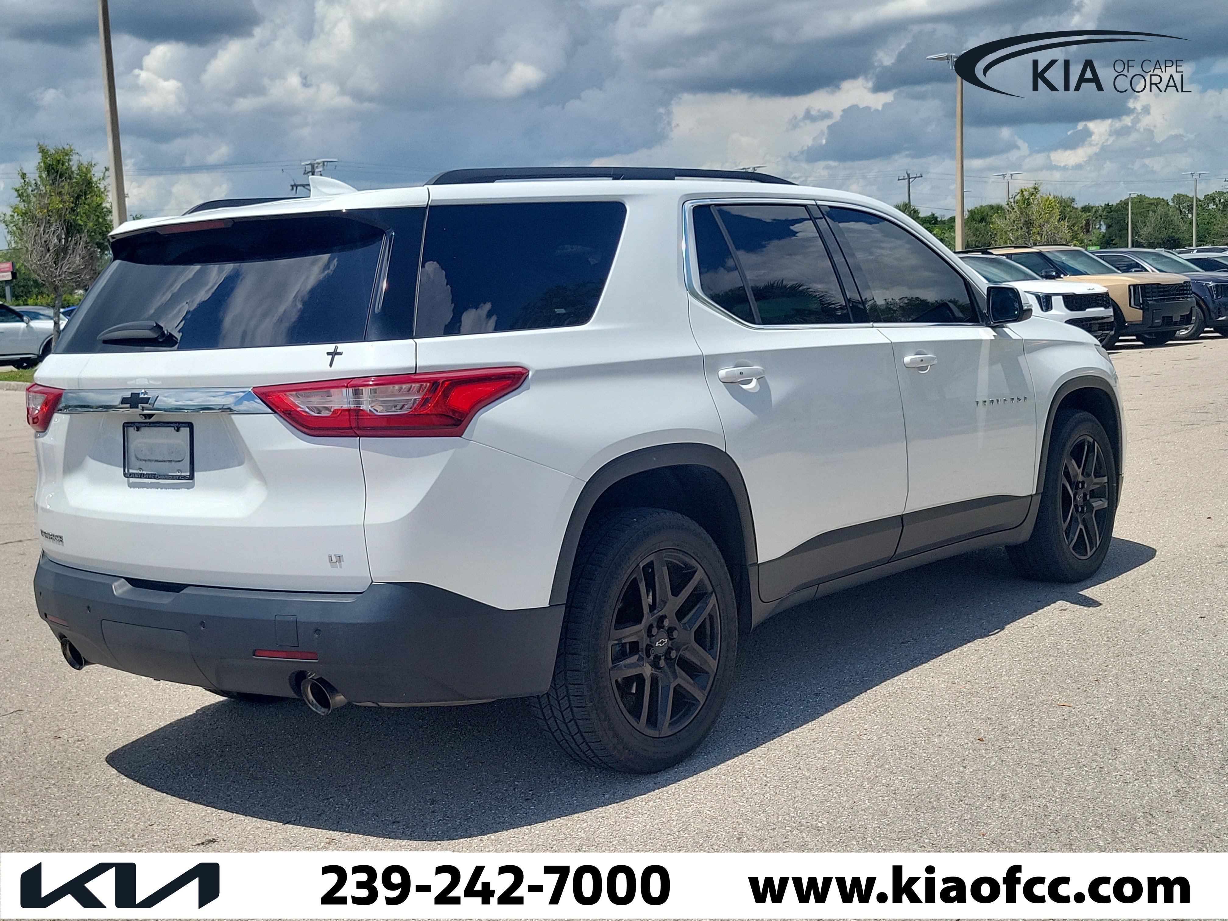 Used 2021 Chevrolet Traverse LT FWD image 6