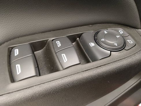 Used 2023 Chevrolet Equinox LT FWD image 27