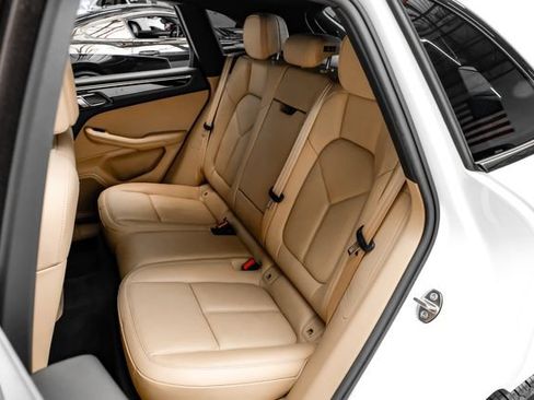 Used 2022 Porsche Macan S AWD/4WD image 36