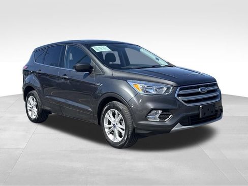 Used 2017 Ford Escape SE image 4