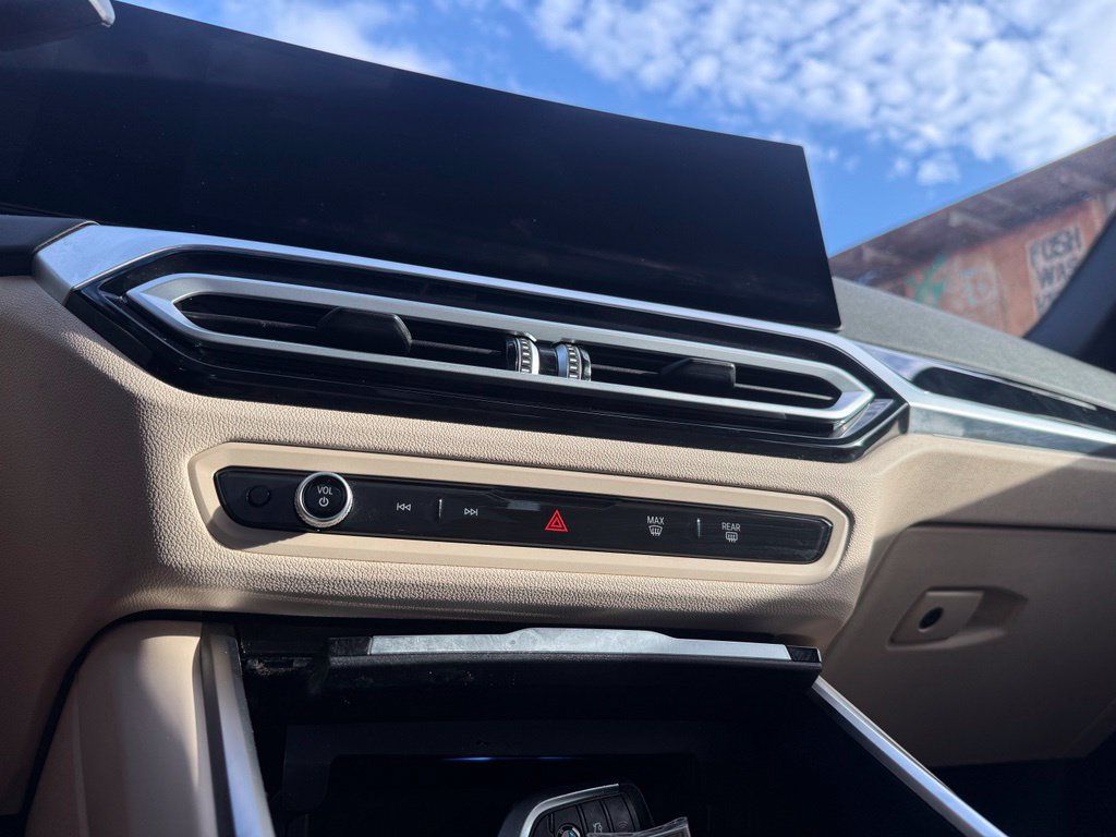 Used 2023 BMW 330i Sedan RWD image 17