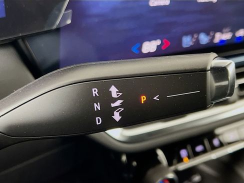 New 2026 Chevrolet Equinox EV LT image 17