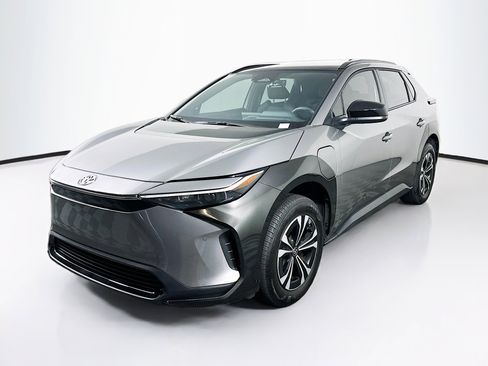 Used 2025 Toyota bZ4X FWD image 3