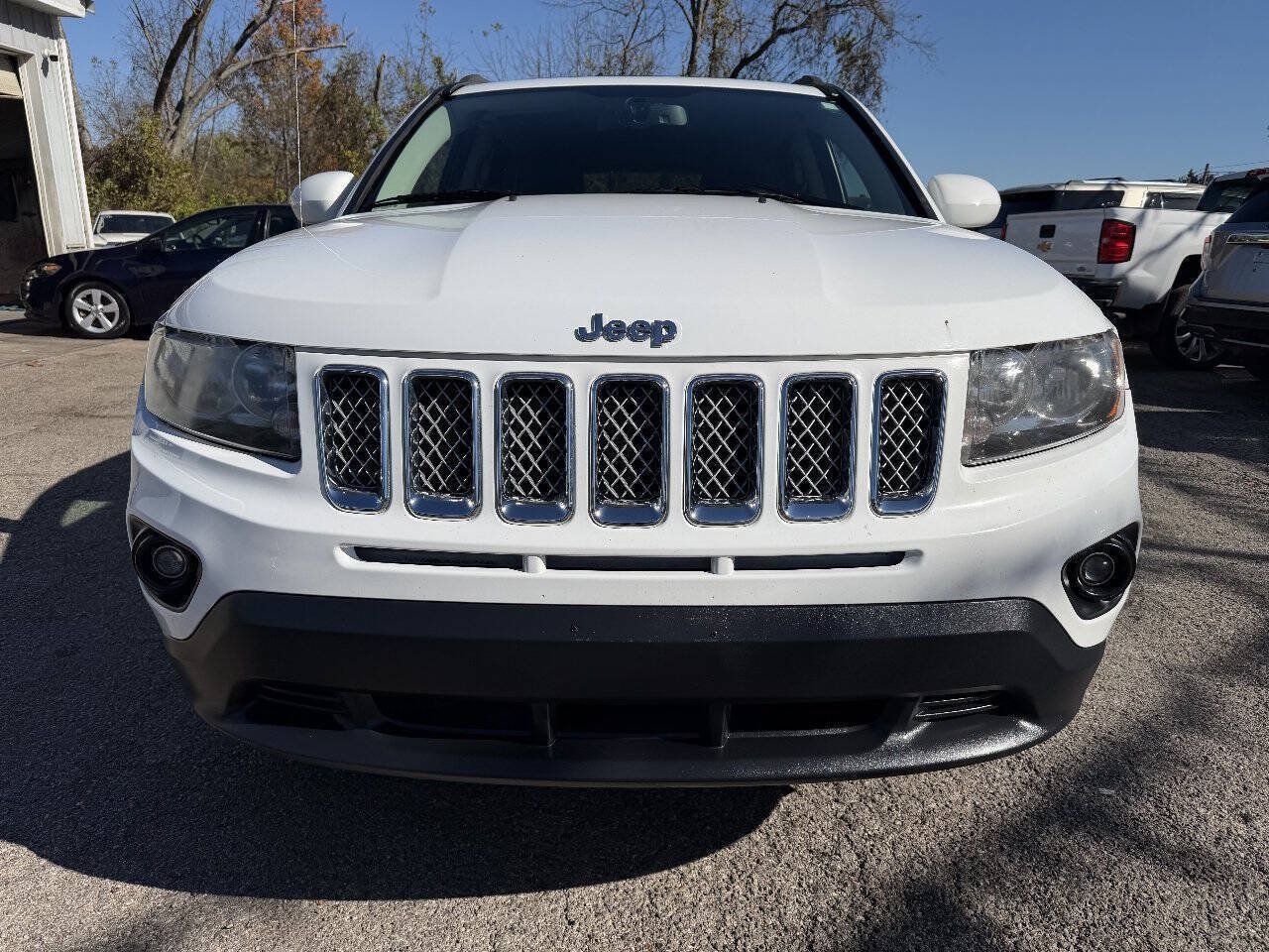 Used 2014 Jeep Compass Latitude AWD/4WD image 2