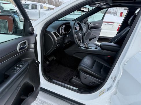 Used 2018 Jeep Grand Cherokee Limited image 10
